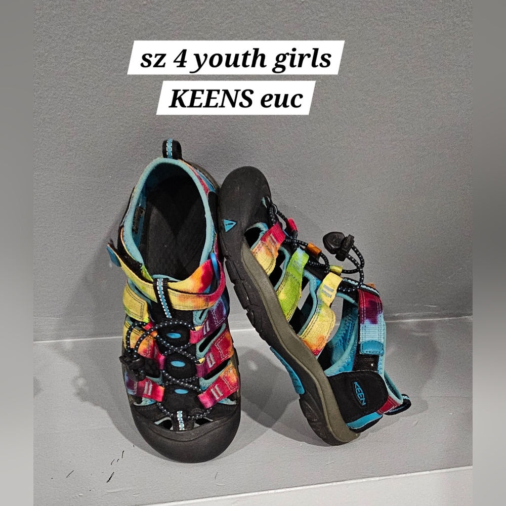 Size 4 youth girls keen sandals